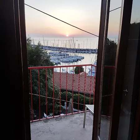 Mignon Hotel *
