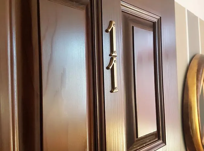 米妮翁酒店 酒店 *